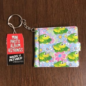 Frog key chain photo album